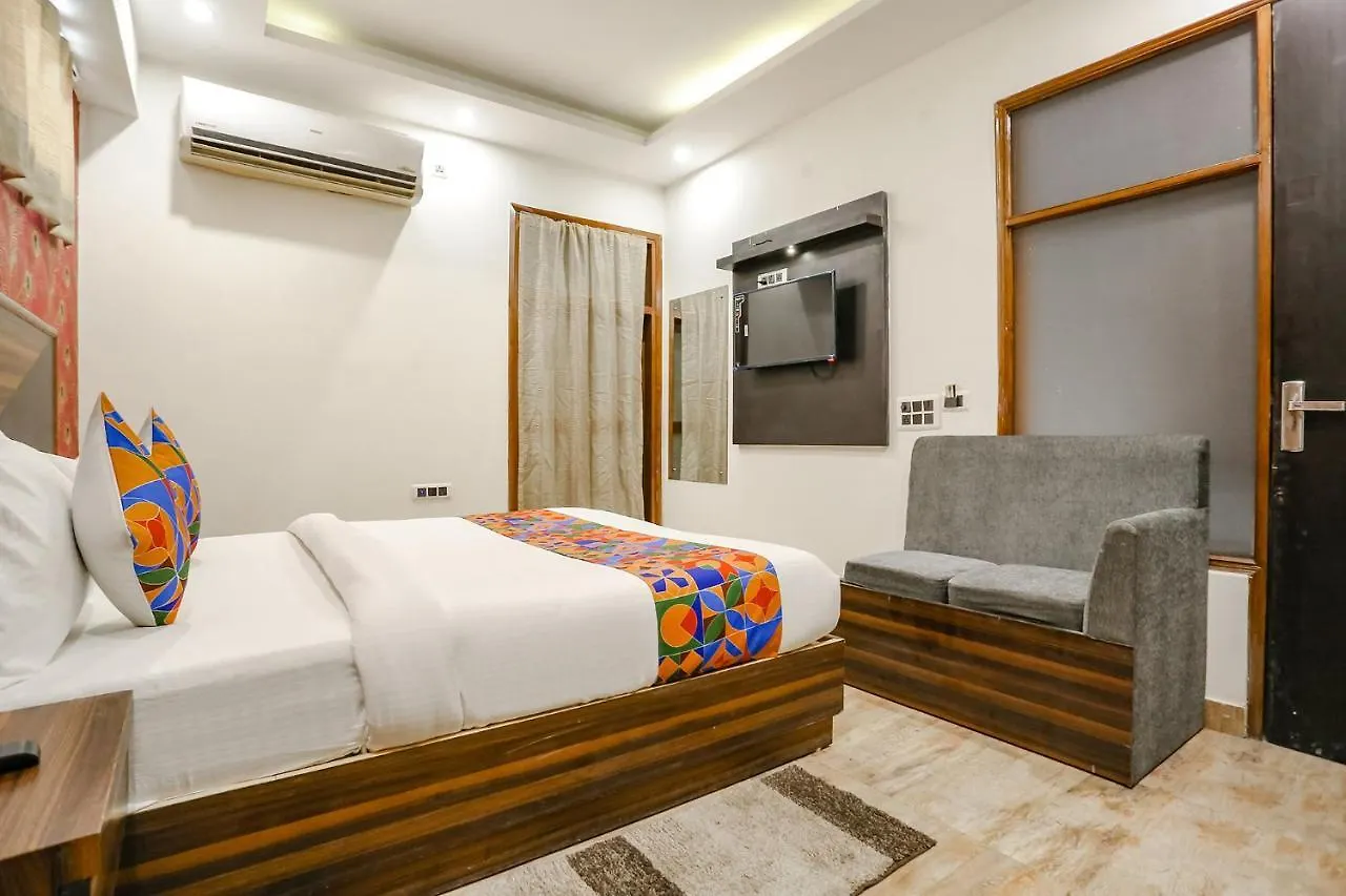 *** Hotel Fabhotel The Gross Infinity New Delhi India